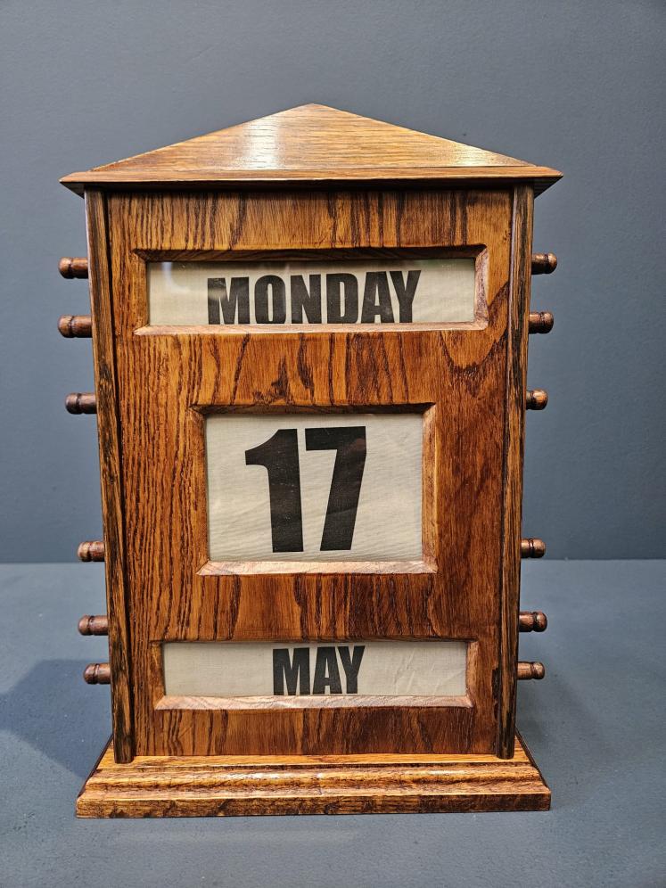 Large Edwardian Oak Perpetual Desk Calendar - Image 1