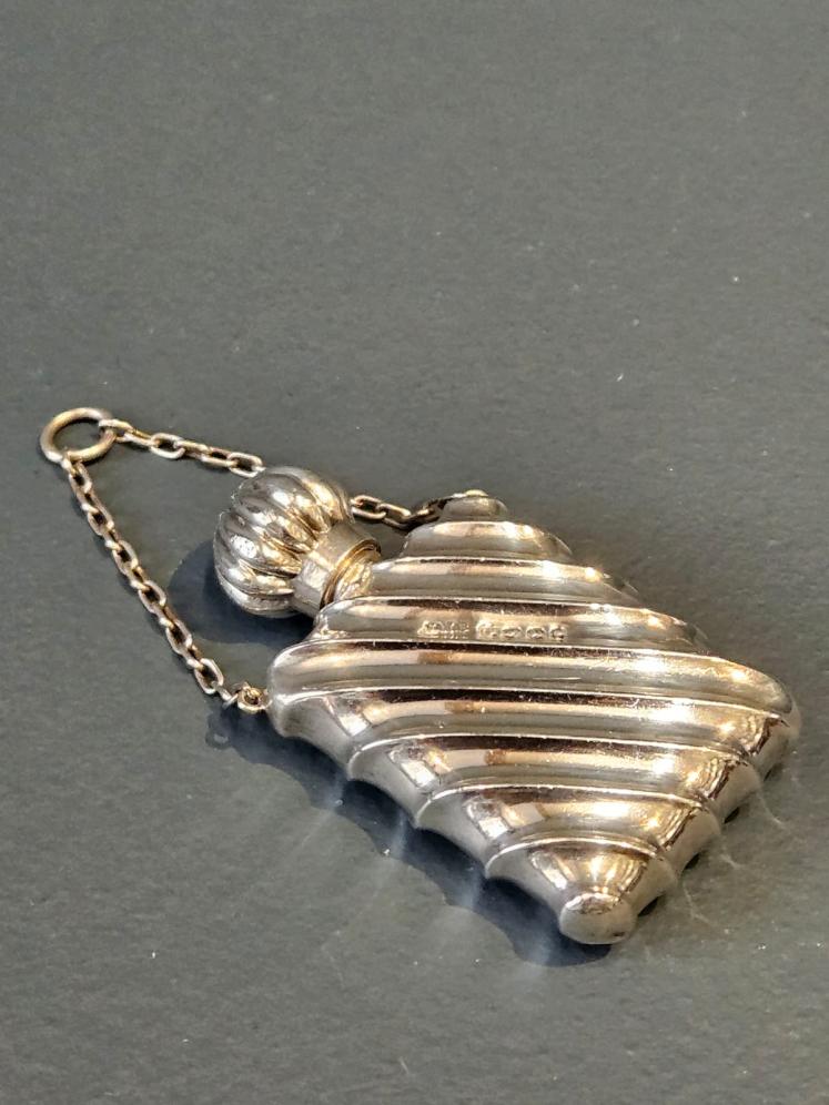 Victorian Silver Travelling Scent Bottle - Image 1