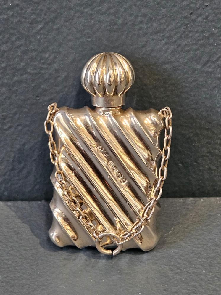 Victorian Silver Travelling Scent Bottle - Image 5