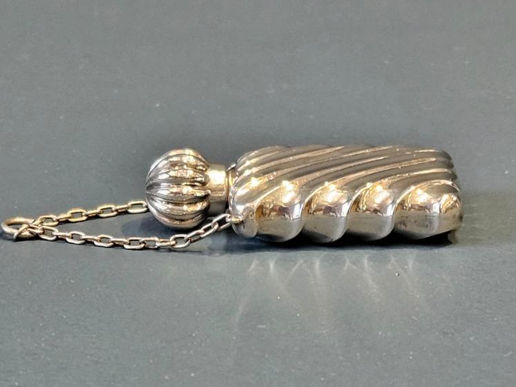 Victorian Silver Travelling Scent Bottle - Image 2