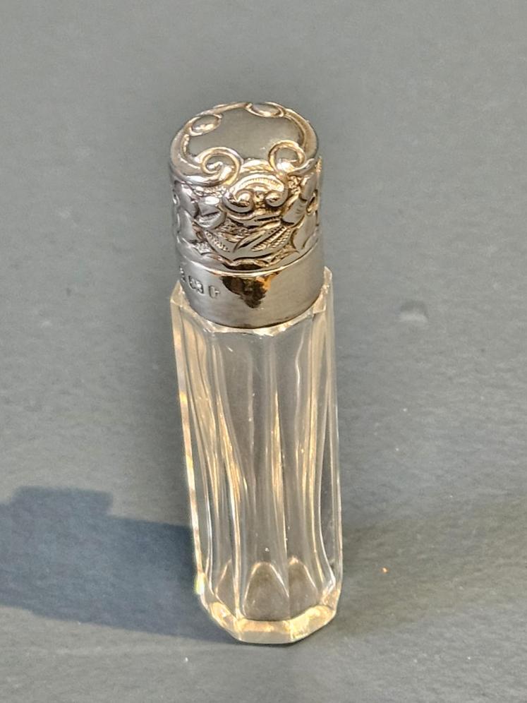 Silver and Crystal Scent File - Image 7