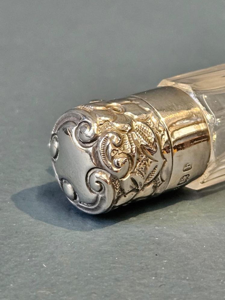Silver and Crystal Scent File - Image 5