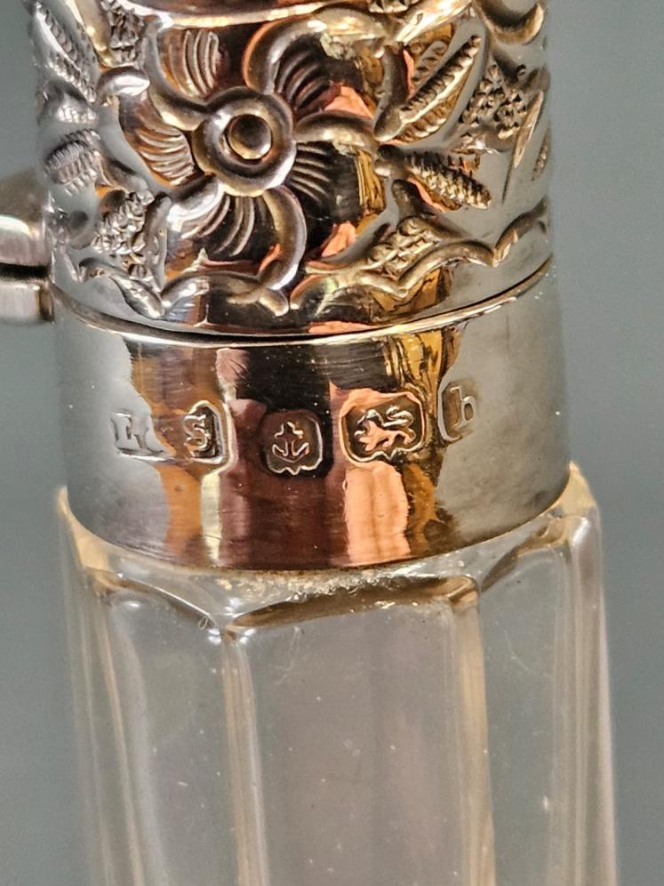 Silver and Crystal Scent File - Image 3