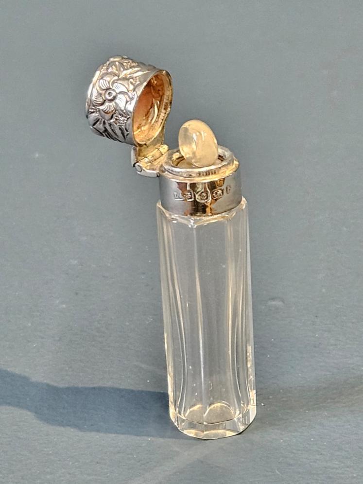 Silver and Crystal Scent File - Image 2