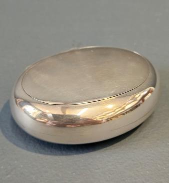 Edwardian Small Silver Squeeze Tobacco Pebble