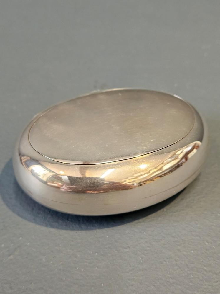 Edwardian Small Silver Squeeze Tobacco Pebble - Image 1