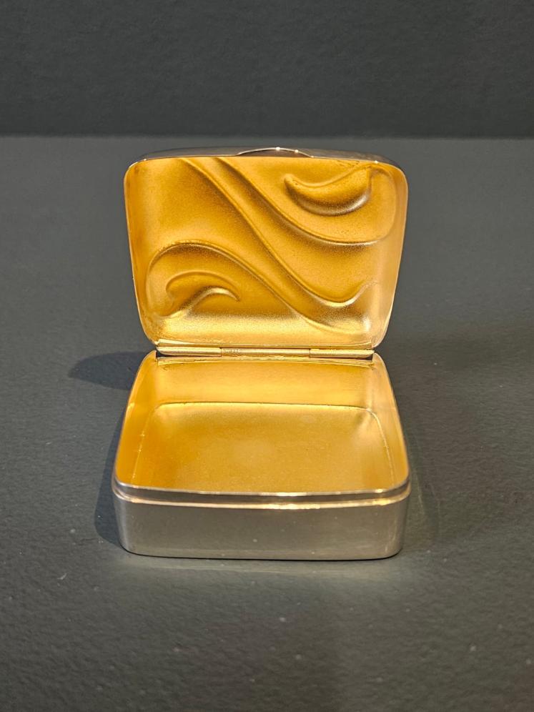 Art Nouveau Silver Pill Box - Image 3