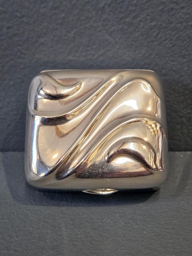 Art Nouveau Silver Pill Box - Image 1