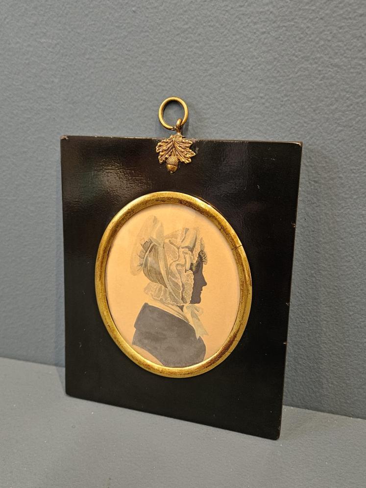 Victorian Framed Silhouette of a Lady - Image 6