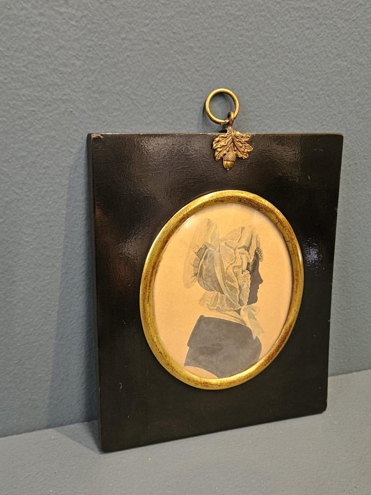 Victorian Framed Silhouette of a Lady - Image 5