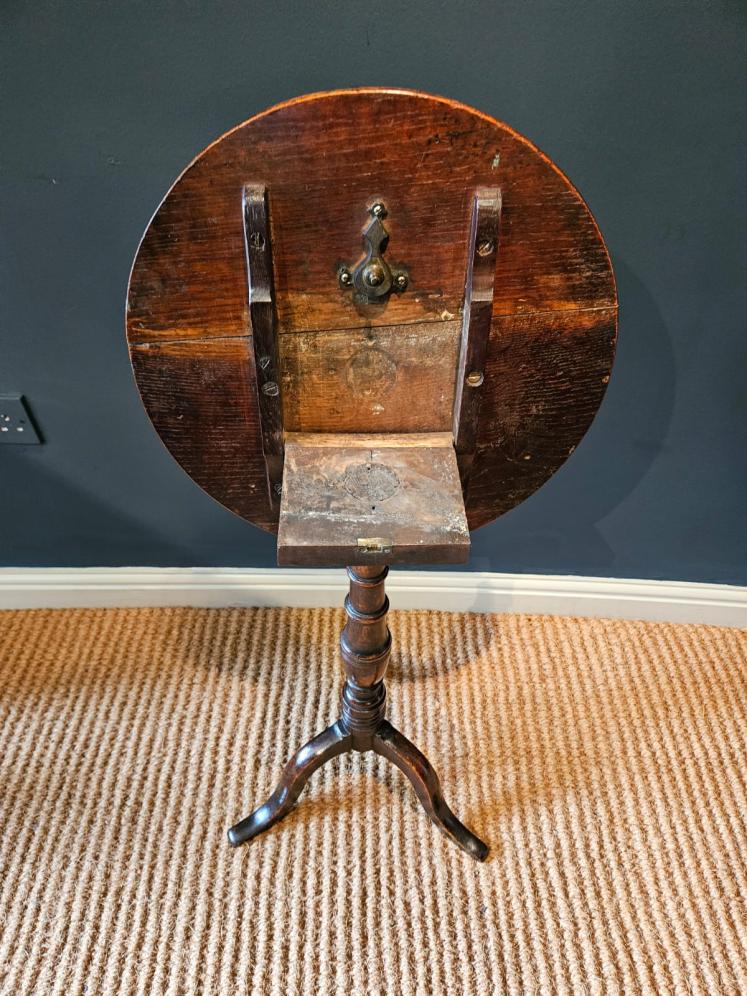 Small George III Oak Tripod Table - Image 3