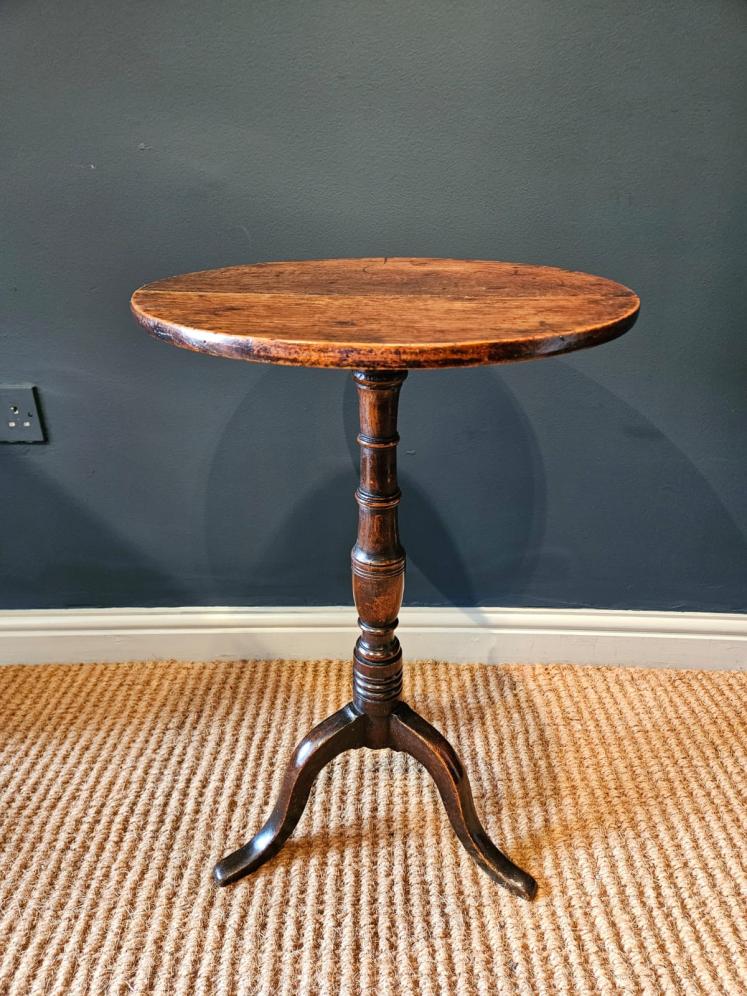Small George III Oak Tripod Table - Image 1