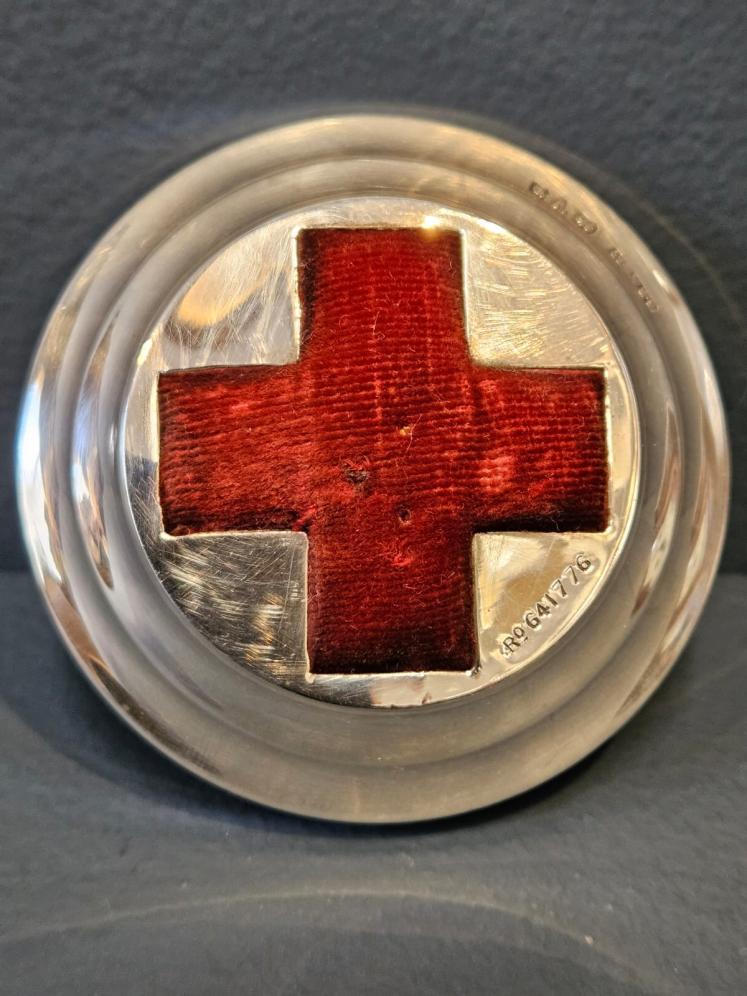 Rare Edwardian British Red Cross Silver Pin Cushion Paperweight - Image 5