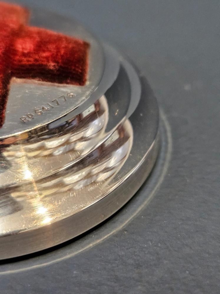 Rare Edwardian British Red Cross Silver Pin Cushion Paperweight - Image 3