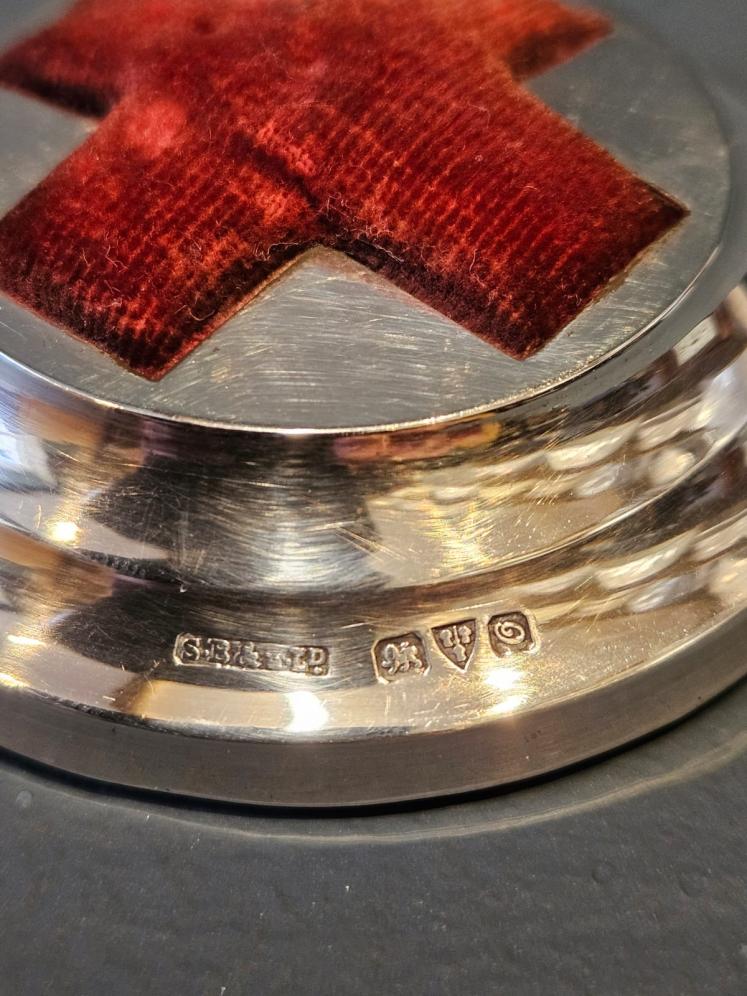 Rare Edwardian British Red Cross Silver Pin Cushion Paperweight - Image 2
