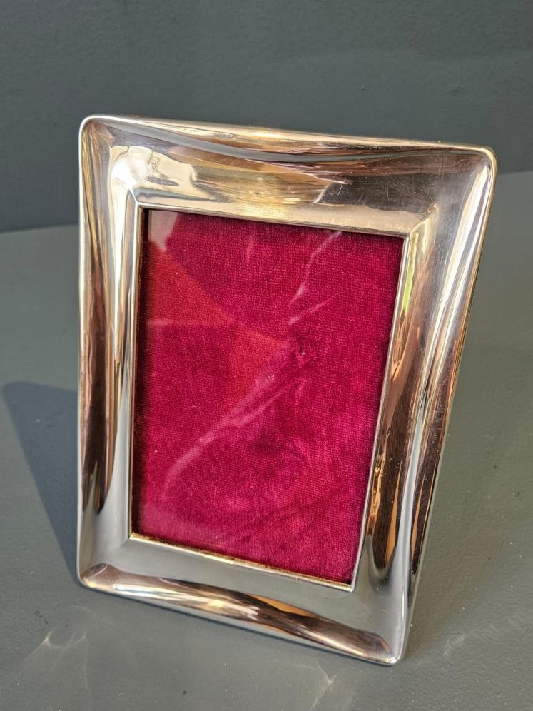 Early George V Silver Cushion Moulded Photo Frame - Image 2