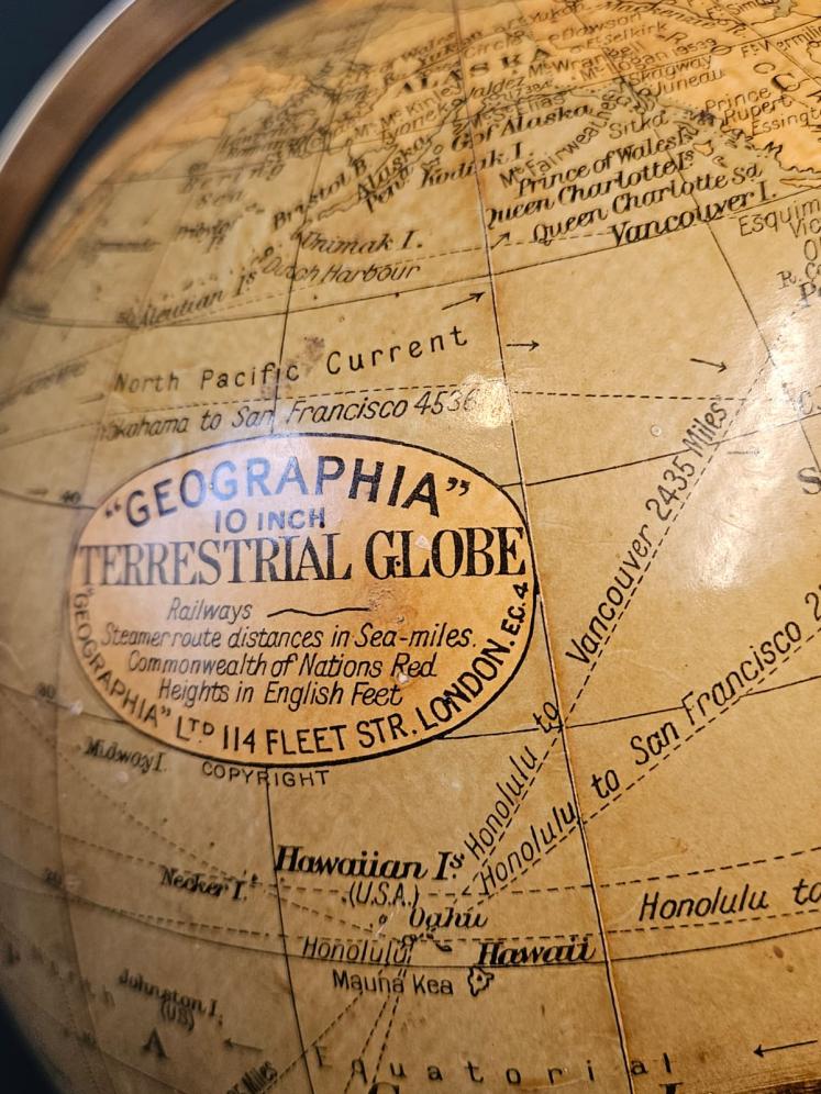 Superior Quality 1920's Geographia 10" Globe on Mahogany Pedestal - Image 5