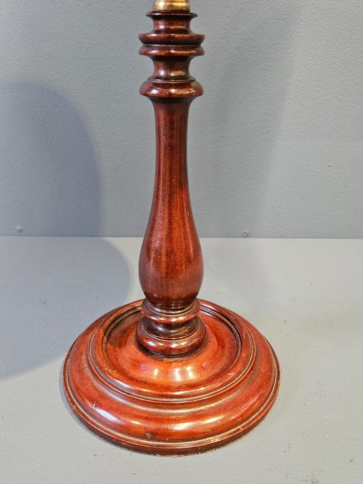 Superior Quality 1920's Geographia 10" Globe on Mahogany Pedestal - Image 2