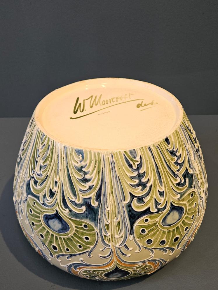 Moorcroft Peacock Feathers Florin Jardiniere - Image 7