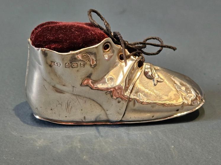 Edwardian Silver Child's Boot Pin Cushion - Image 2