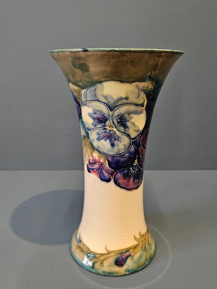 Moorcroft Pansy on White Vase - Image 4