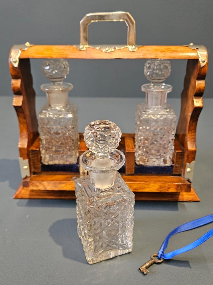 Victorian Oak Miniature Tantalus  - Image 2