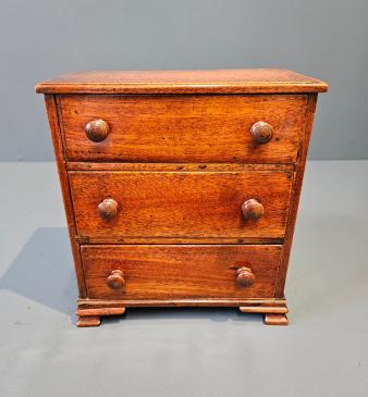 Regency Mahogany Miniature Chest of Drawers - Image
