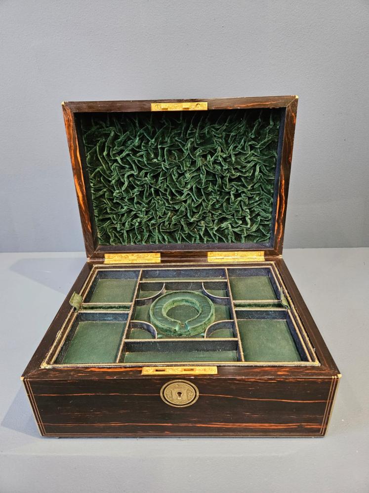 Superb Mid Victorian Jewellery Box with Original Fitted Interior - Image 5