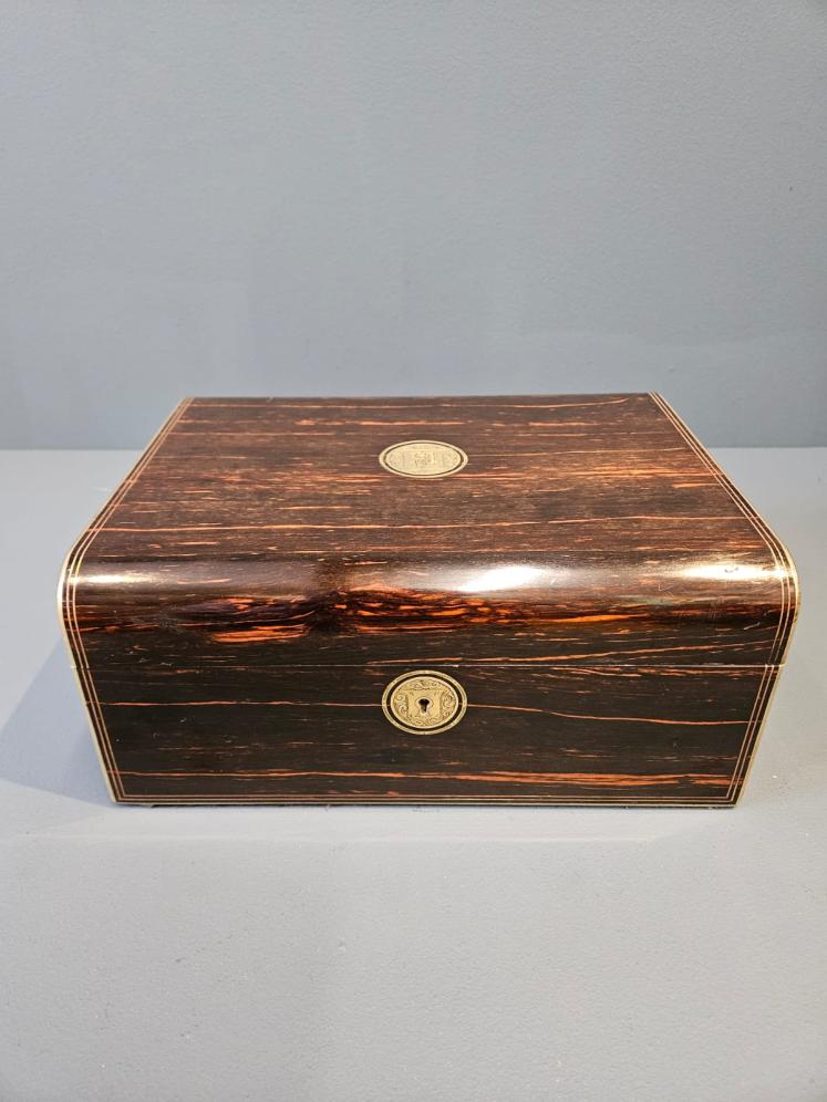 Superb Mid Victorian Jewellery Box with Original Fitted Interior - Image 4