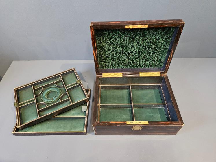 Superb Mid Victorian Jewellery Box with Original Fitted Interior - Image 3