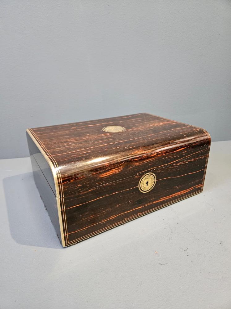 Superb Mid Victorian Jewellery Box with Original Fitted Interior - Image 2