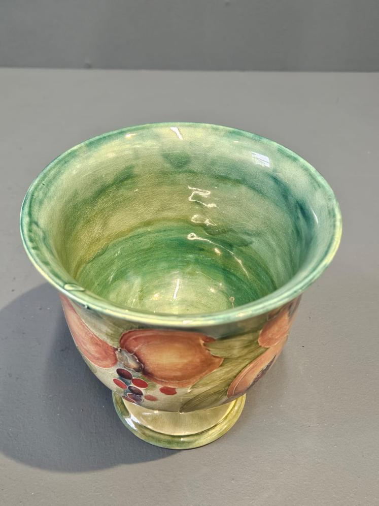 Rare Liberty Moorcroft Pomegranate on Green Pedestal Vase - Image 10
