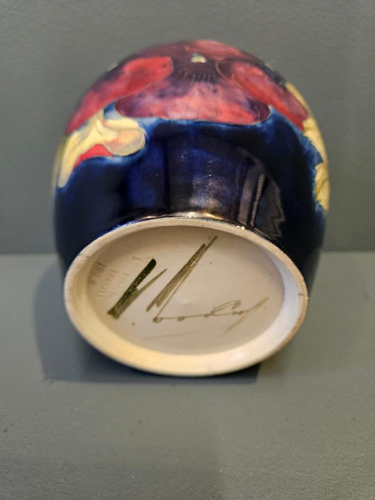 Early Moorcroft Pansy Grey Top Vase - Image 9