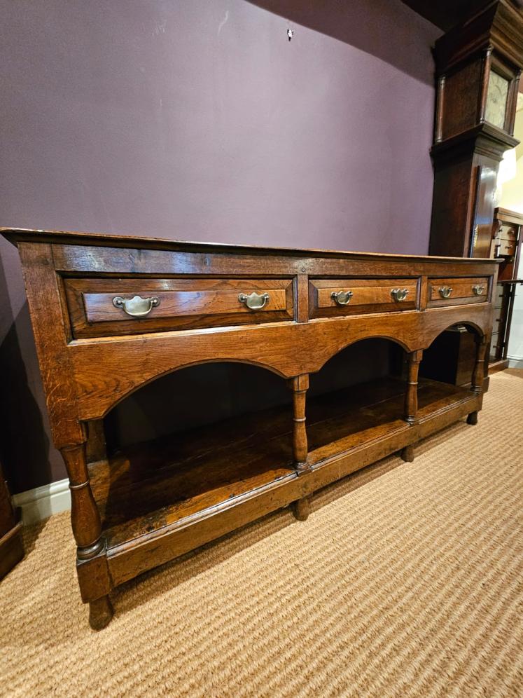George III Oak Open Pot Board Dresser  - Image 11