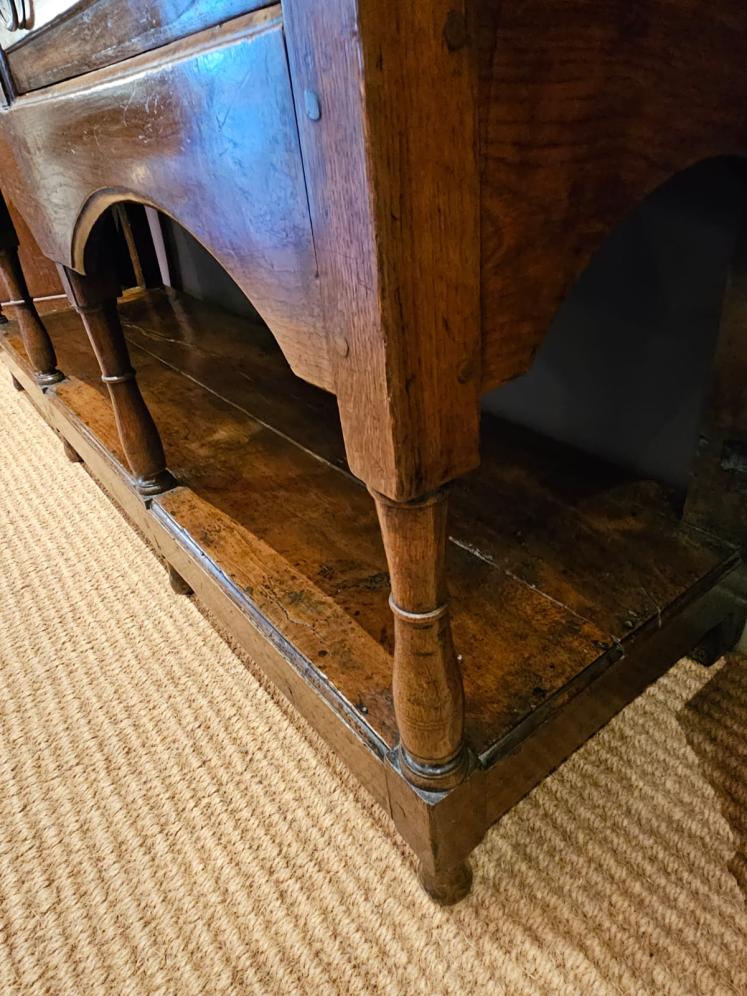 George III Oak Open Pot Board Dresser  - Image 8
