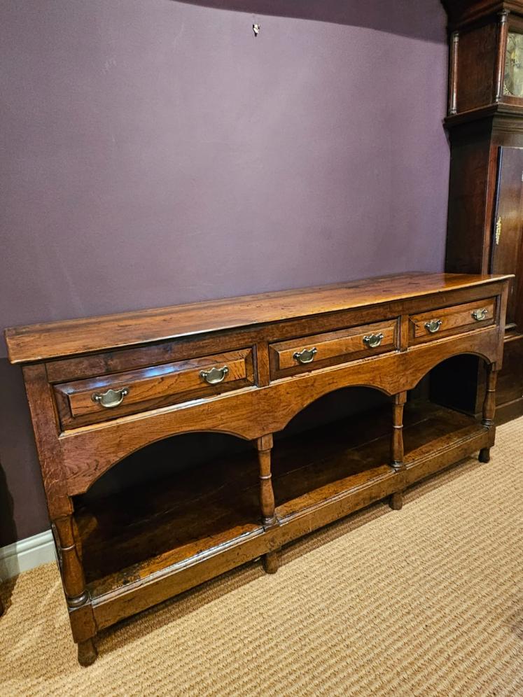 George III Oak Open Pot Board Dresser  - Image 3