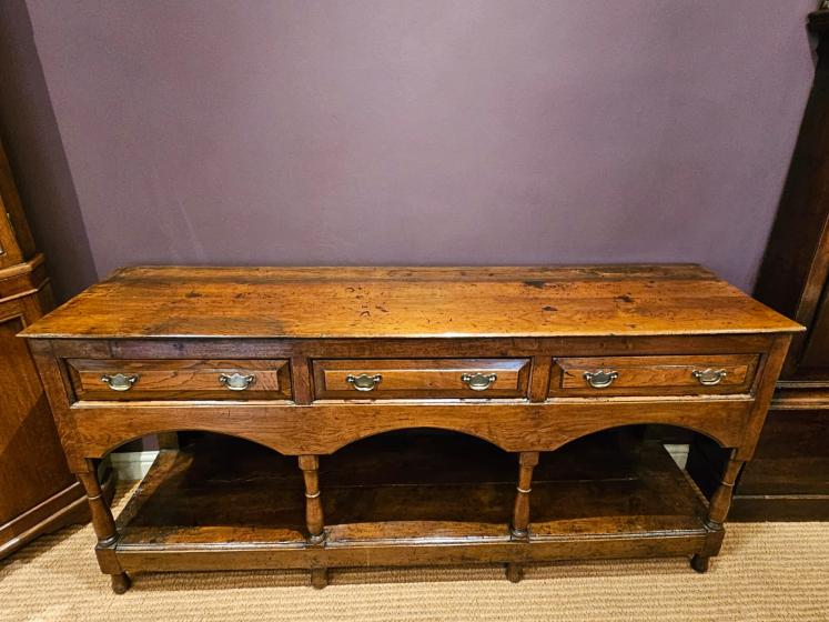 George III Oak Open Pot Board Dresser  - Image 2