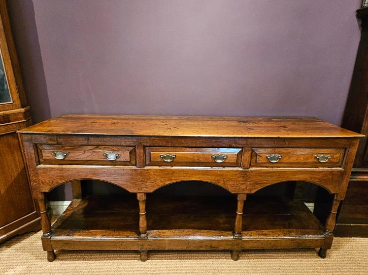 George III Oak Open Pot Board Dresser  - Image 1