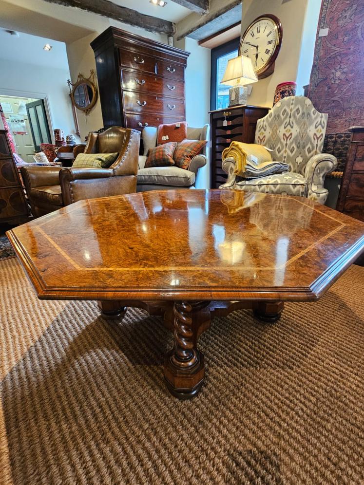 Large Superb Victorian Burr Walnut Octagonal Coffee Table  - Image 9
