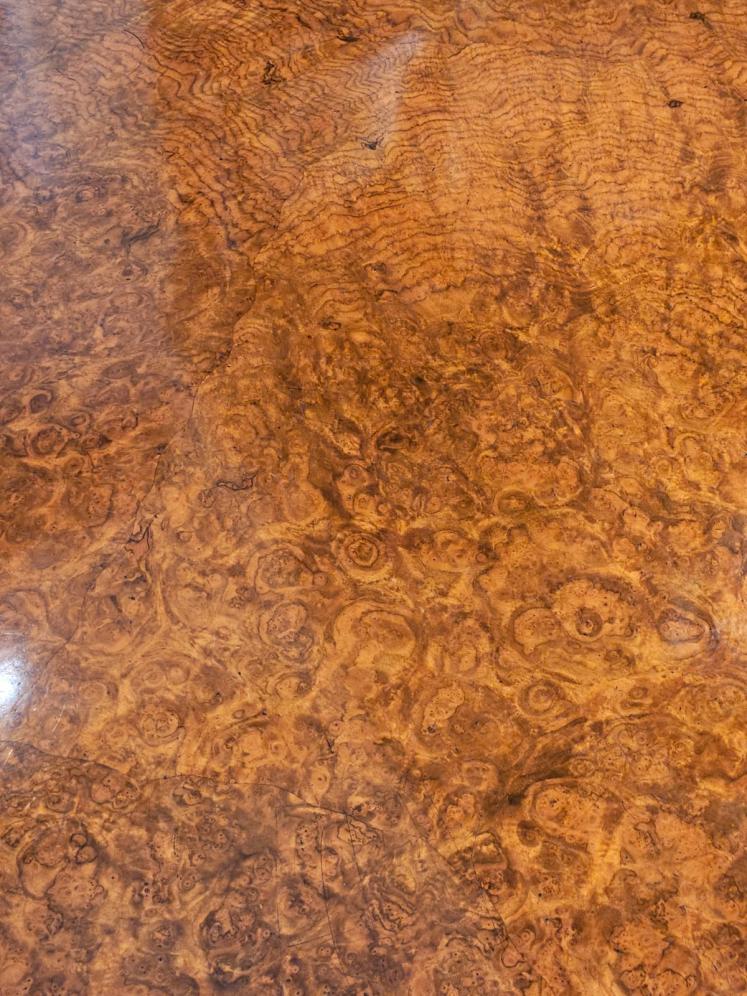 Large Superb Victorian Burr Walnut Octagonal Coffee Table  - Image 5