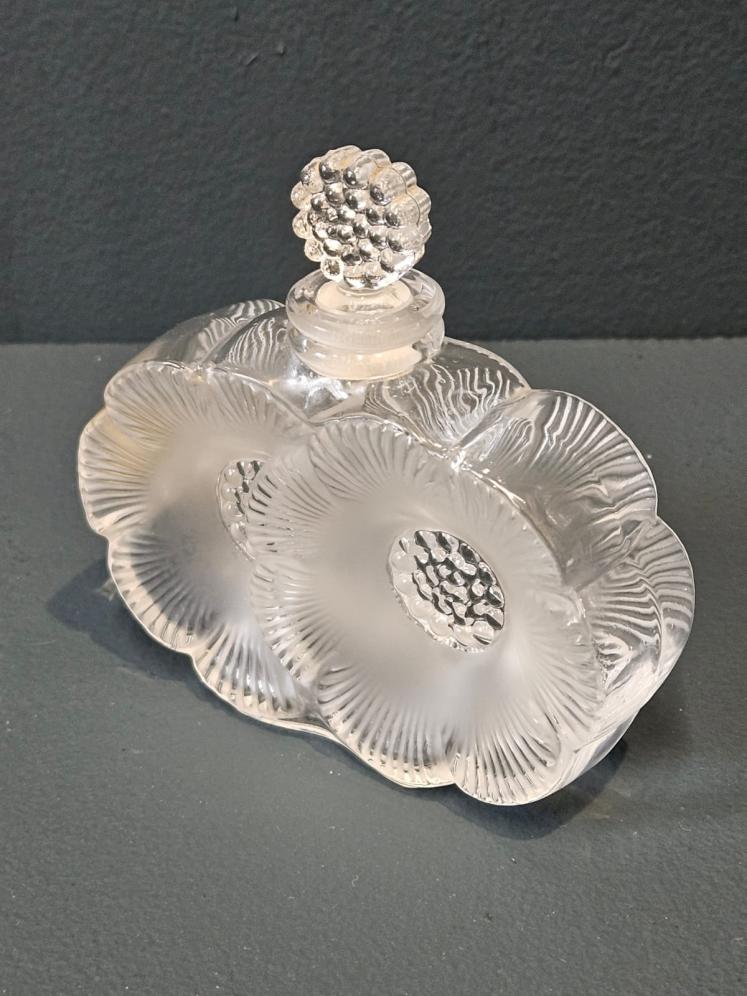 Lalique Deux Fleurs Perfume - Image 5