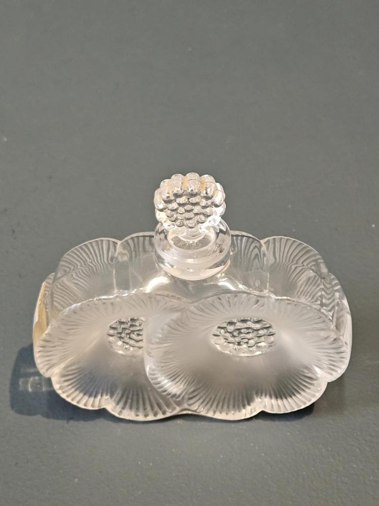 Lalique Deux Fleurs Perfume - Image 3
