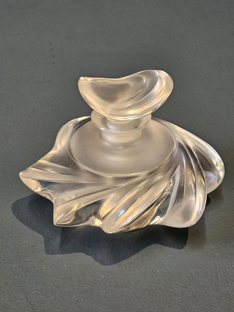 Lalique Samoa Perfume Bottle - Image 5