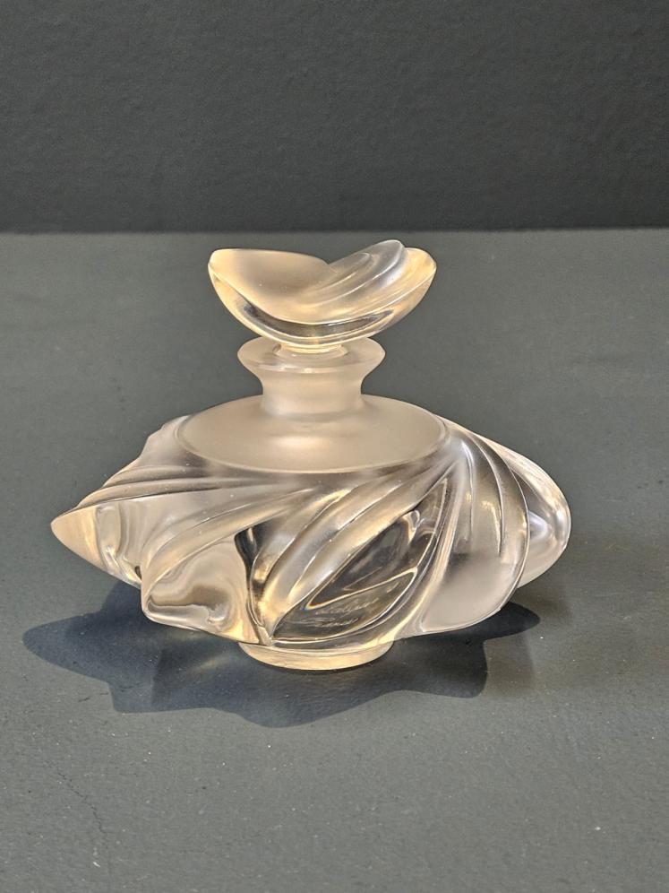Lalique Samoa Perfume Bottle - Image 4