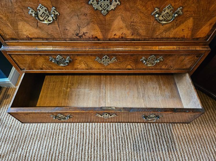 George II Walnut Chest on Chest  - Image 4