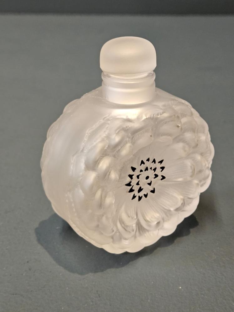 Lalique Dahlia Perfume Bottle - Image 2