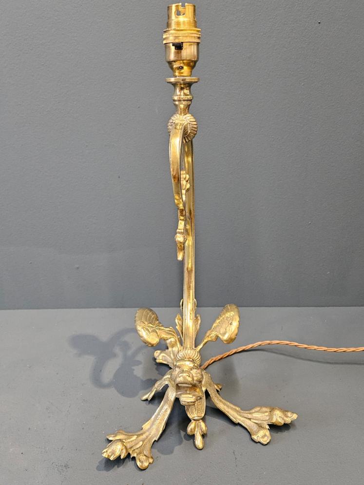 Unusual Late Victorian Brass Griffin Table Lamp - Image 6