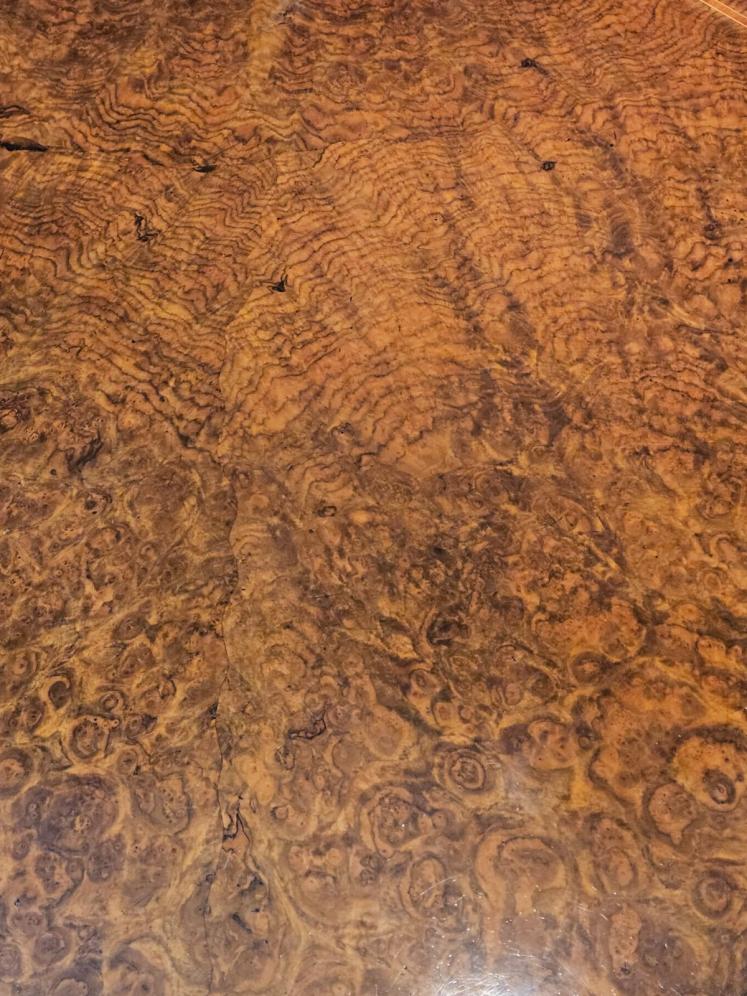 Large Superb Victorian Burr Walnut Octagonal Coffee Table  - Image 7