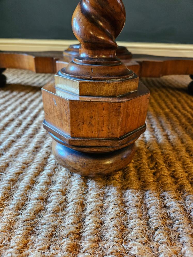 Large Superb Victorian Burr Walnut Octagonal Coffee Table  - Image 6