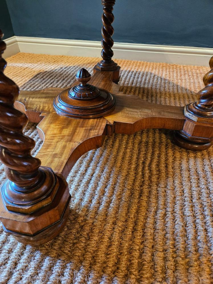 Large Superb Victorian Burr Walnut Octagonal Coffee Table  - Image 3